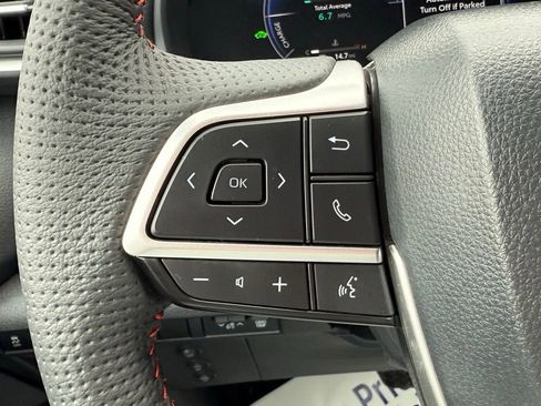 Used 2025 Toyota Sienna XSE image 38