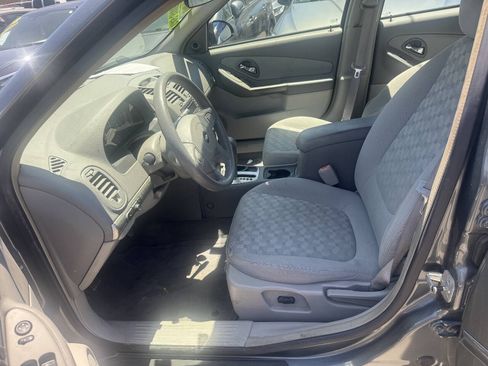 Used 2005 Chevrolet Malibu LS w/ Preferred Equipment Group FWD image 9