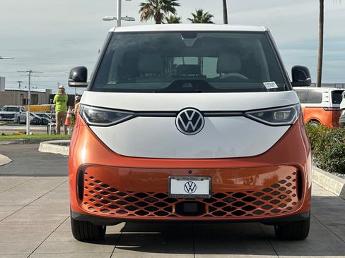 New 2025 Volkswagen ID. Buzz 1st Edition image 3