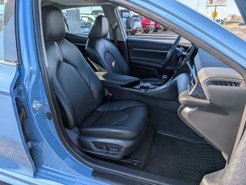 Used 2023 Toyota Camry XSE image 22