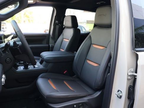 New 2026 GMC Sierra 1500 AT4 w/ AT4 Premium Package AWD/4WD image 15
