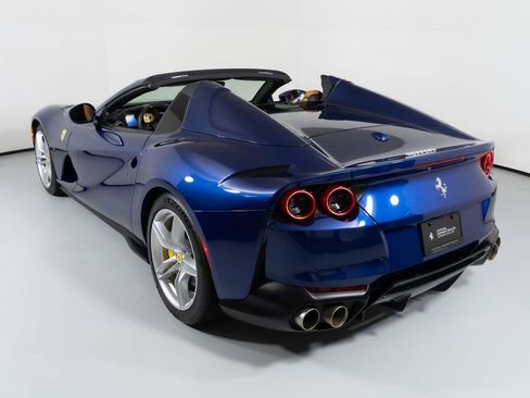 Used 2021 Ferrari 812 GTS Base image 25