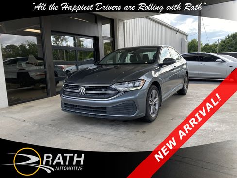 Used 2022 Volkswagen Jetta SE FWD image 4