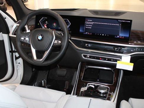 Used 2026 BMW X5 xDrive40i AWD/4WD image 18