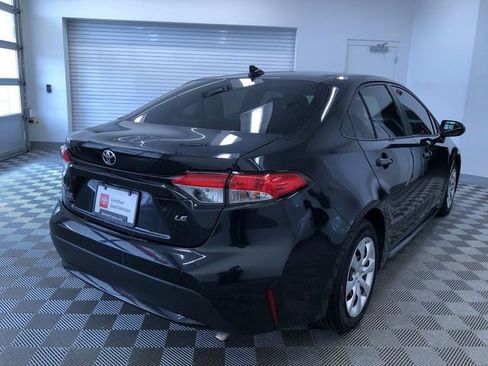 Certified 2022 Toyota Corolla LE image 32