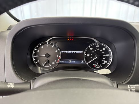 Used 2025 Nissan Frontier SV w/ SV Convenience Package AWD/4WD image 8