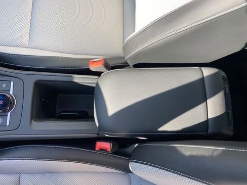 New 2025 Volkswagen Tiguan SE w/ Panoramic Sunroof Package image 38