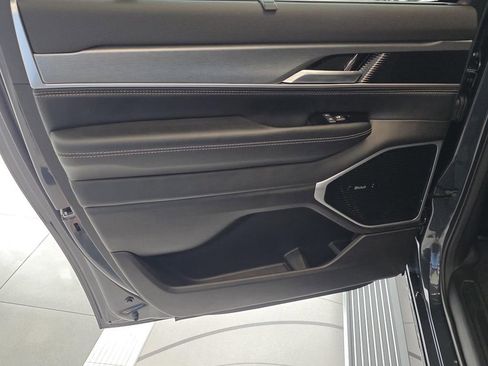 New 2025 Jeep Wagoneer L Series III w/ Premium Group I image 47