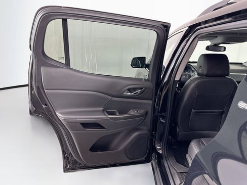 Used 2020 GMC Acadia SLT w/ LPO, Floor Liner Package FWD image 27