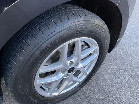 Used 2023 Ford Edge SEL image 12