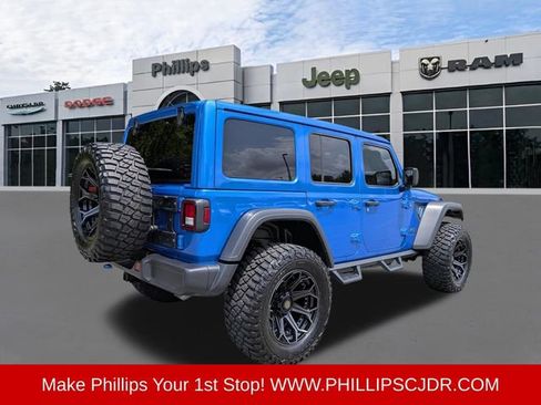 Used 2024 Jeep Wrangler Unlimited AWD/4WD image 3