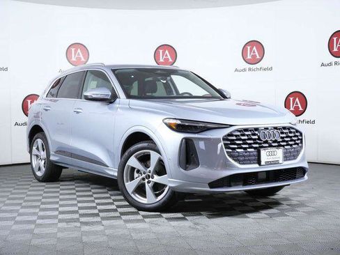 New 2025 Audi Q5 Premium Plus AWD/4WD image 1