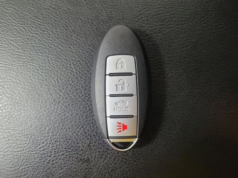 Used 2019 Nissan Pathfinder SV AWD/4WD image 32