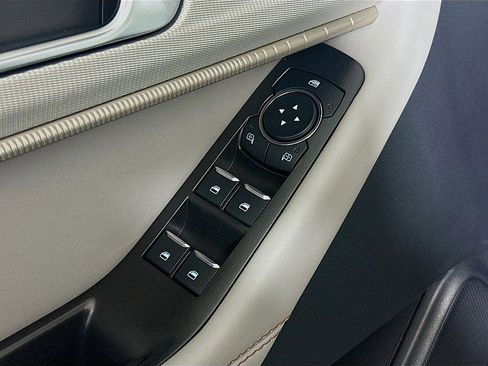 New 2026 Ford Explorer Active AWD/4WD image 19