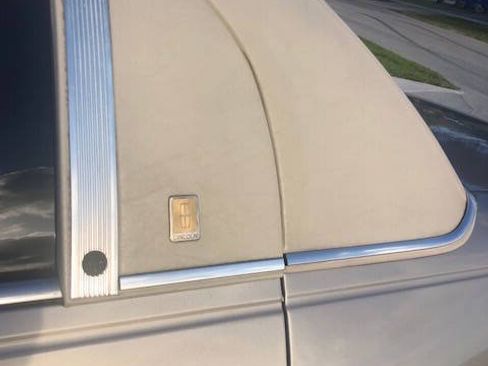 Used 2003 Lincoln Town Car Executive RWD image 6