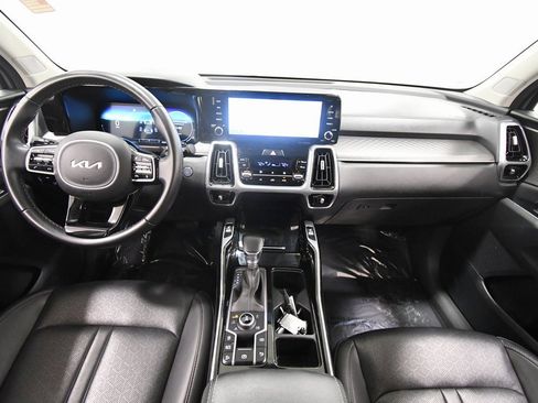 Certified 2023 Kia Sorento SX image 3