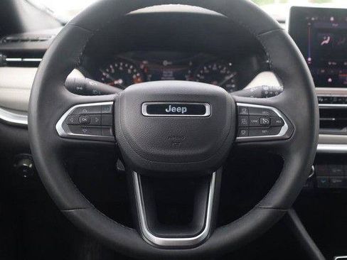 Used 2025 Jeep Compass Limited AWD/4WD image 8