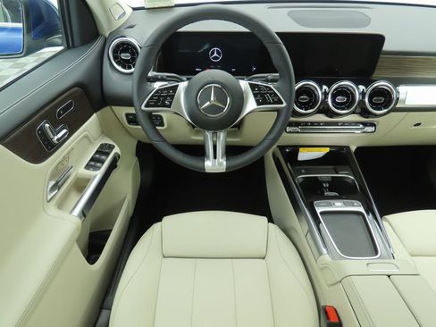 New 2026 Mercedes-Benz GLB 250 image 10
