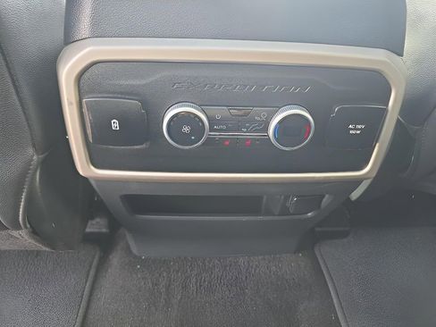 Used 2022 Ford Expedition Max Limited image 32