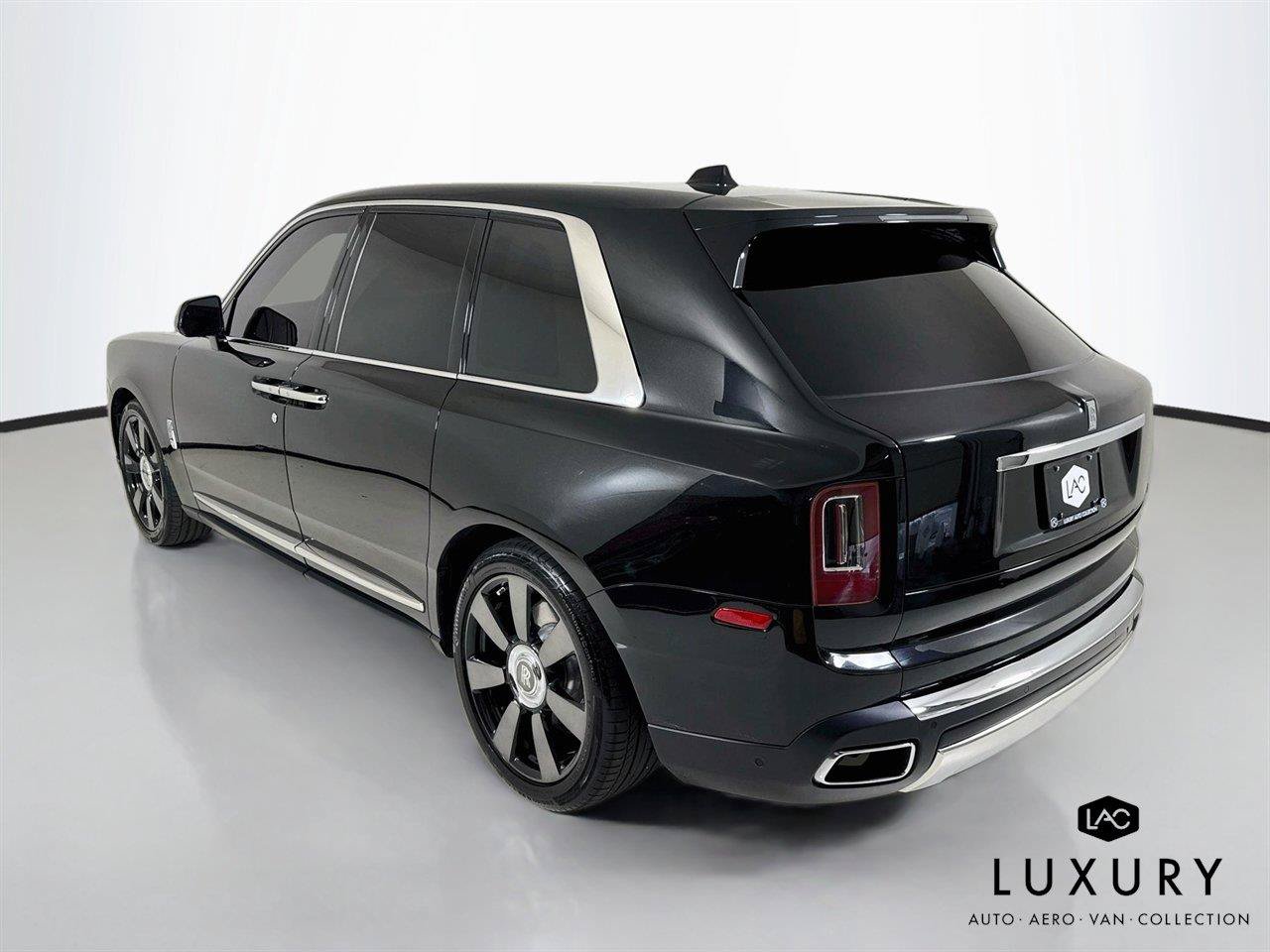 Used 2022 Rolls-Royce Cullinan AWD/4WD image 7