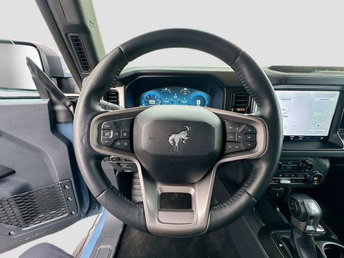 Used 2025 Ford Bronco Outer Banks AWD/4WD image 11