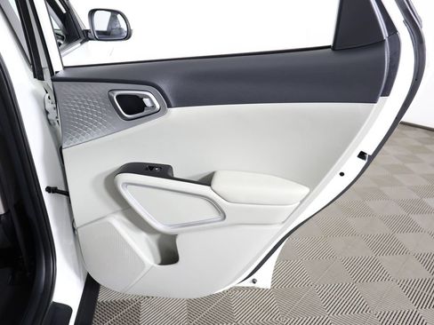 Certified 2023 Kia Soul LX w/ LX Technology Package FWD image 24