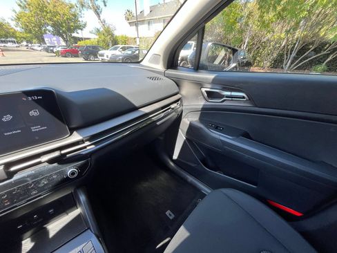 Used 2026 Kia Sportage LX FWD image 35