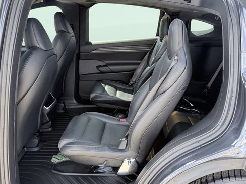 Used 2023 Tesla Model X Plaid image 29
