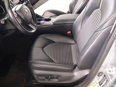 Used 2024 Toyota Camry SE FWD image 10