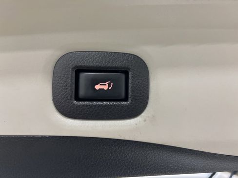 Used 2020 Nissan Rogue SL w/ Premium Package image 12