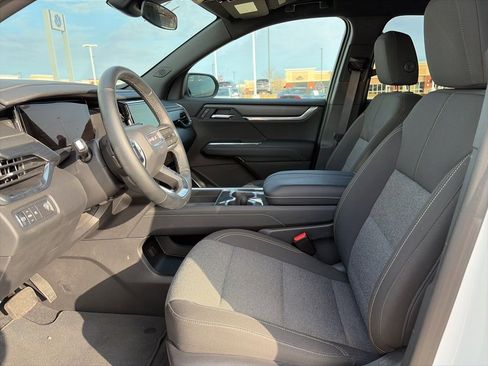 Used 2025 GMC Acadia Elevation image 14