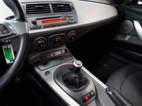 Used 2004 BMW Z4 3.0i image 21