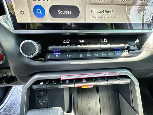 New 2024 Toyota Tundra Platinum image 28