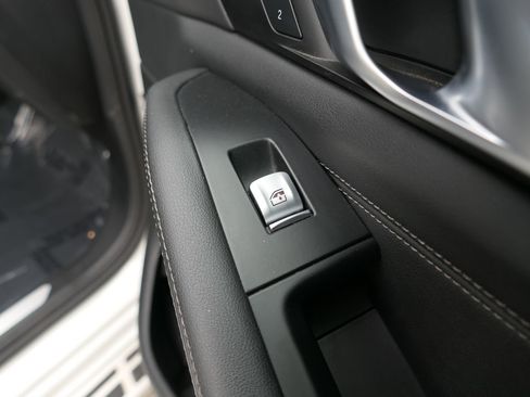 Used 2024 BMW X7 xDrive40i image 27