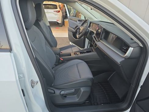 New 2026 Volkswagen Tiguan SE AWD/4WD image 19
