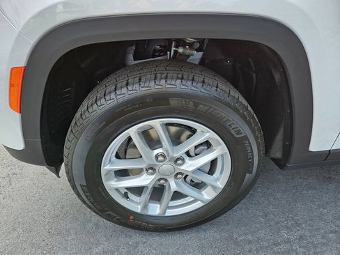 New 2024 Jeep Grand Cherokee Laredo X w/ Luxury Tech Group I RWD image 9