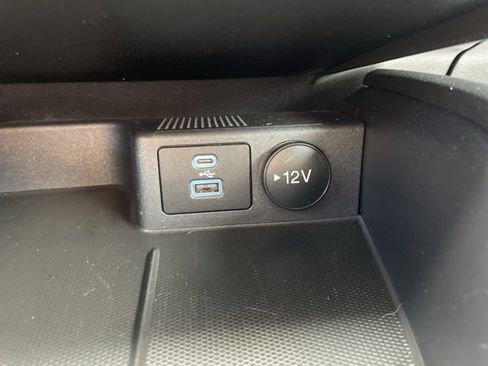 Used 2022 Ford Escape SE image 24