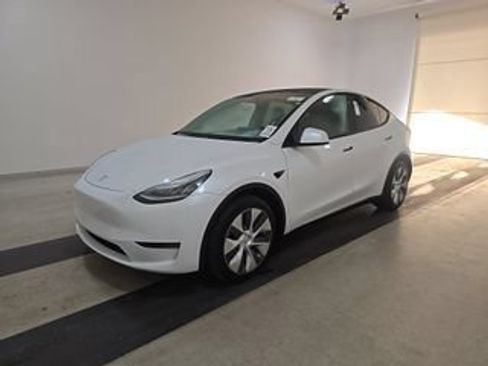 Used 2023 Tesla Model Y Long Range AWD/4WD image 6