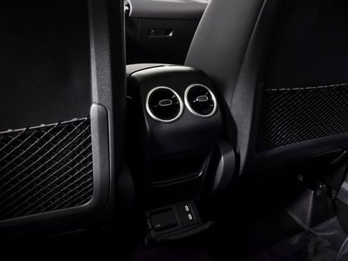 Certified 2024 Mercedes-Benz GLA 250 4MATIC image 38