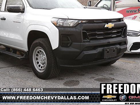 Used 2024 Chevrolet Colorado W/T w/ WT Convenience Package image 2