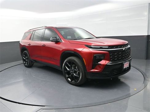 Used 2024 Chevrolet Traverse RS image 9