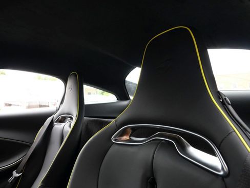 Used 2023 McLaren Artura RWD image 21