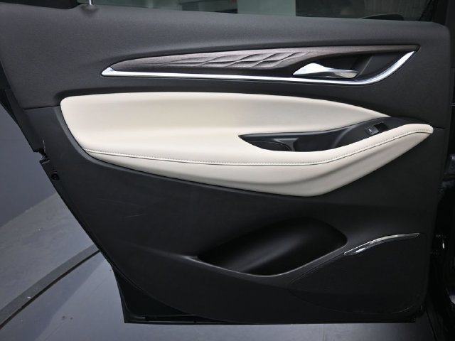Used 2024 Buick Enclave Avenir FWD image 23