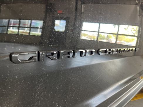 New 2025 Jeep Grand Cherokee Altitude image 17