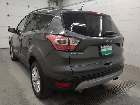 Used 2017 Ford Escape SE w/ Equipment Group 201A FWD image 5