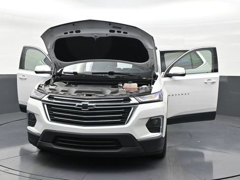 Used 2022 Chevrolet Traverse LT FWD image 33