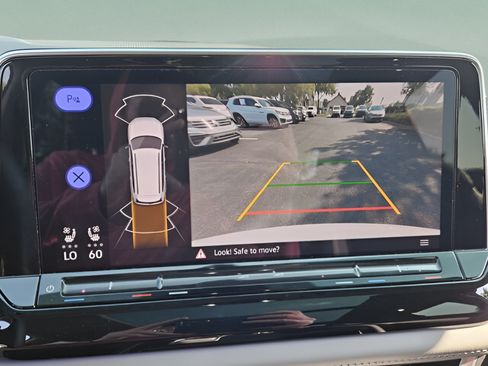 Certified 2024 Volkswagen Atlas Peak Edition SE AWD/4WD image 20
