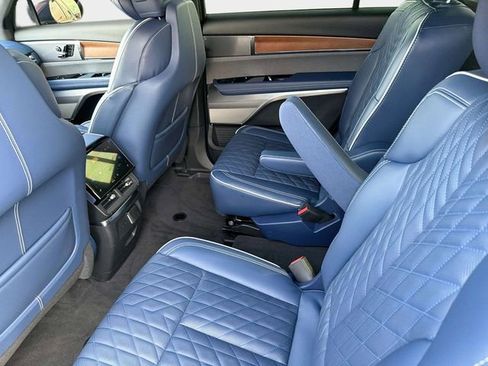 Used 2026 Cadillac Vistiq Premium Luxury image 13