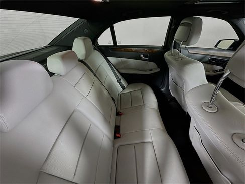 Used 2013 Mercedes-Benz E 350 Sedan image 27