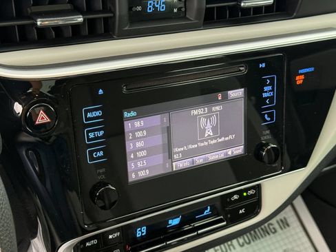 Used 2018 Toyota Corolla LE FWD image 25